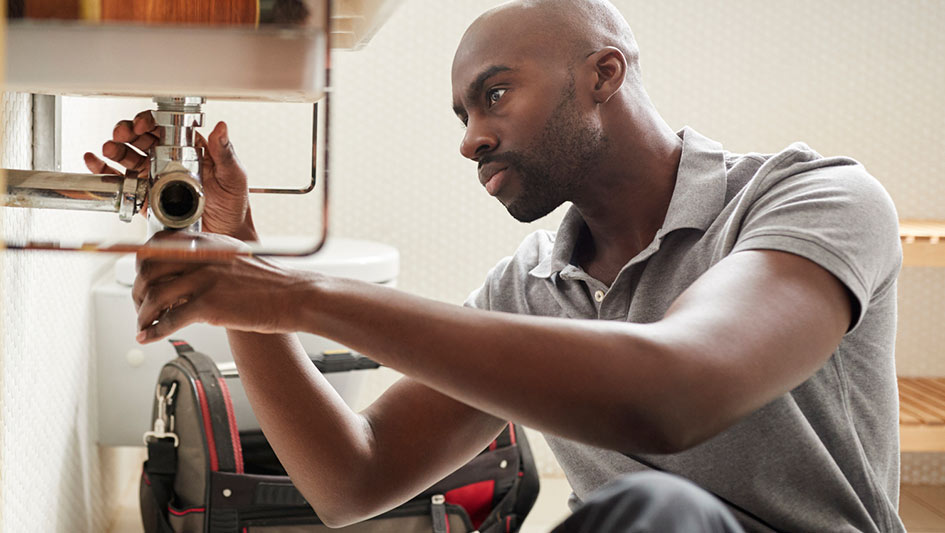 When Should You Call a Plumber for a Clogged Drain?